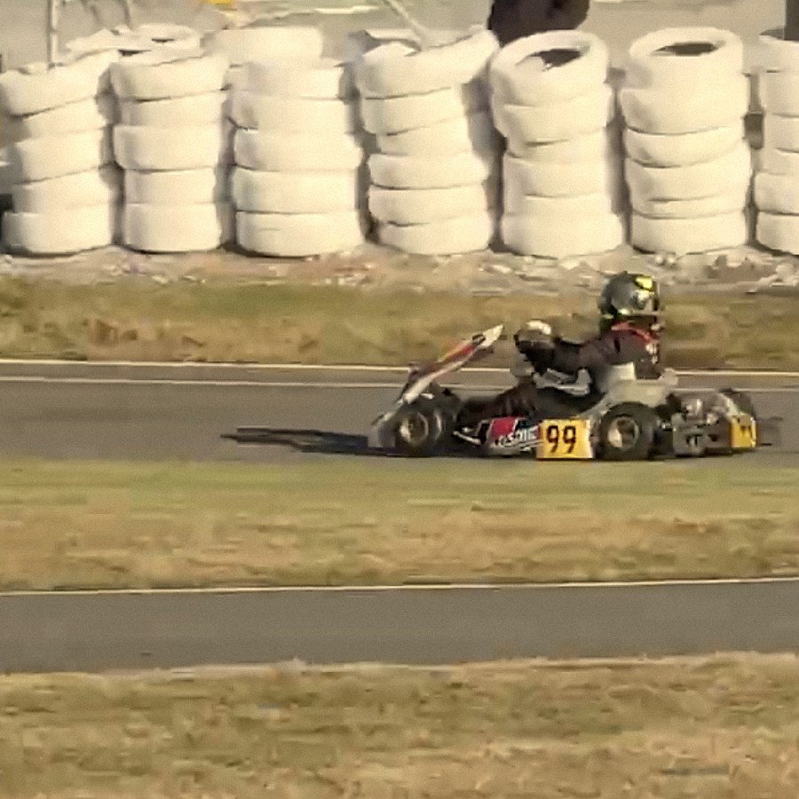 Running the tyre wall on the exit